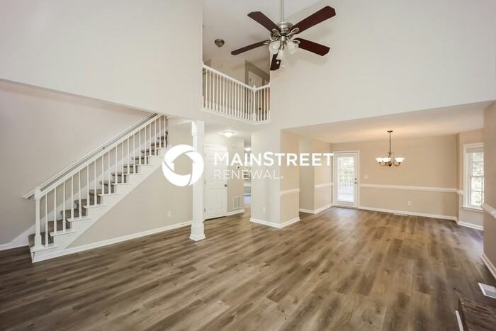 130 Butterfield Ln - Photo 3 of 18