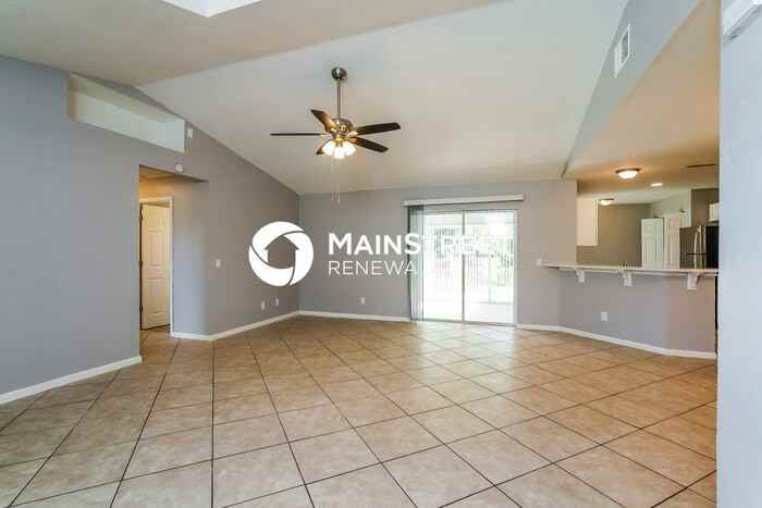 525 Sw 23rd Ter - Photo 2 of 16