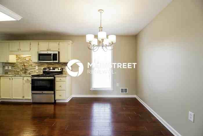 6005 Delilah Ct - Photo 4 of 15