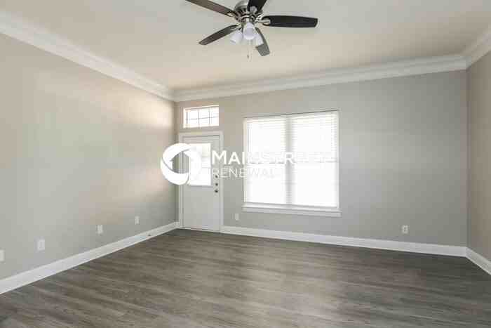 242 Irick Ct - Photo 2 of 16