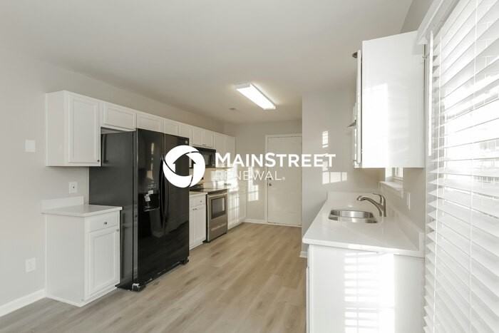 5728 Fairchase Ave - Photo 7 of 17