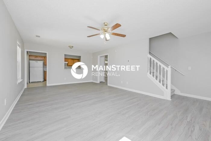 6233 Hickory Lane Cir - Photo 3 of 18