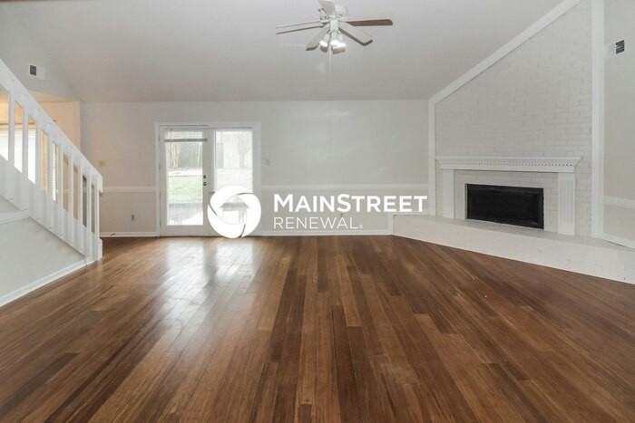 8925 Walnut Forest Cv - Photo 2 of 17