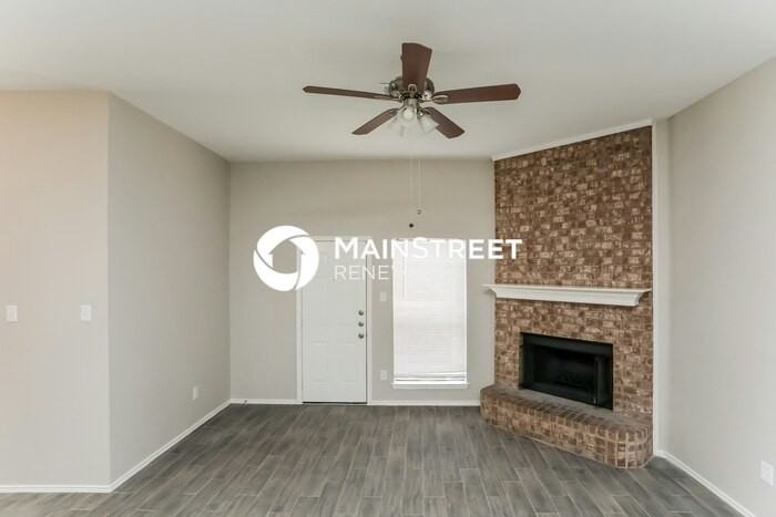 1146 Weaver St - Photo 2 of 17