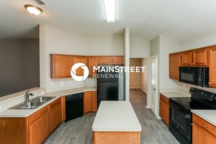 1146 Weaver St - Photo 7 of 17