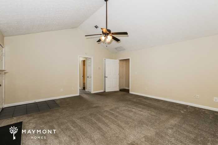 331 Ashton Pl - Photo 4 of 12