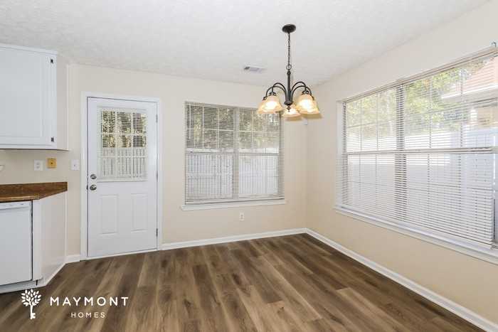 331 Ashton Pl - Photo 5 of 12