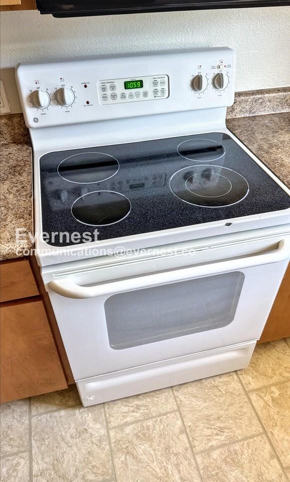 825 East 5th Street #B - Photo 5 of 18