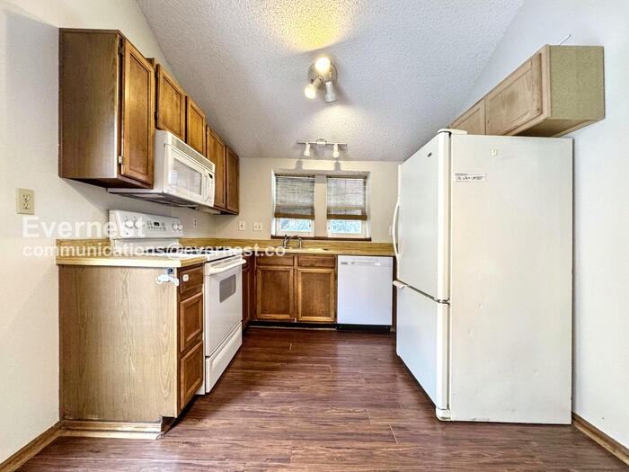 7507 South Steele Street - Photo 5 of 24