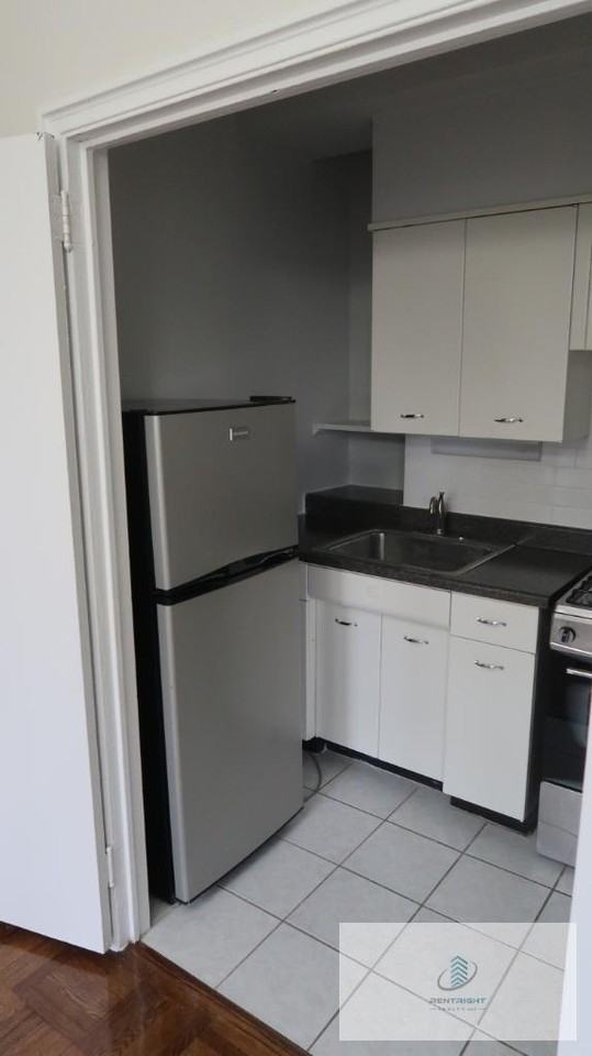 534 W Stratford Pl #604 - Photo 2 of 17