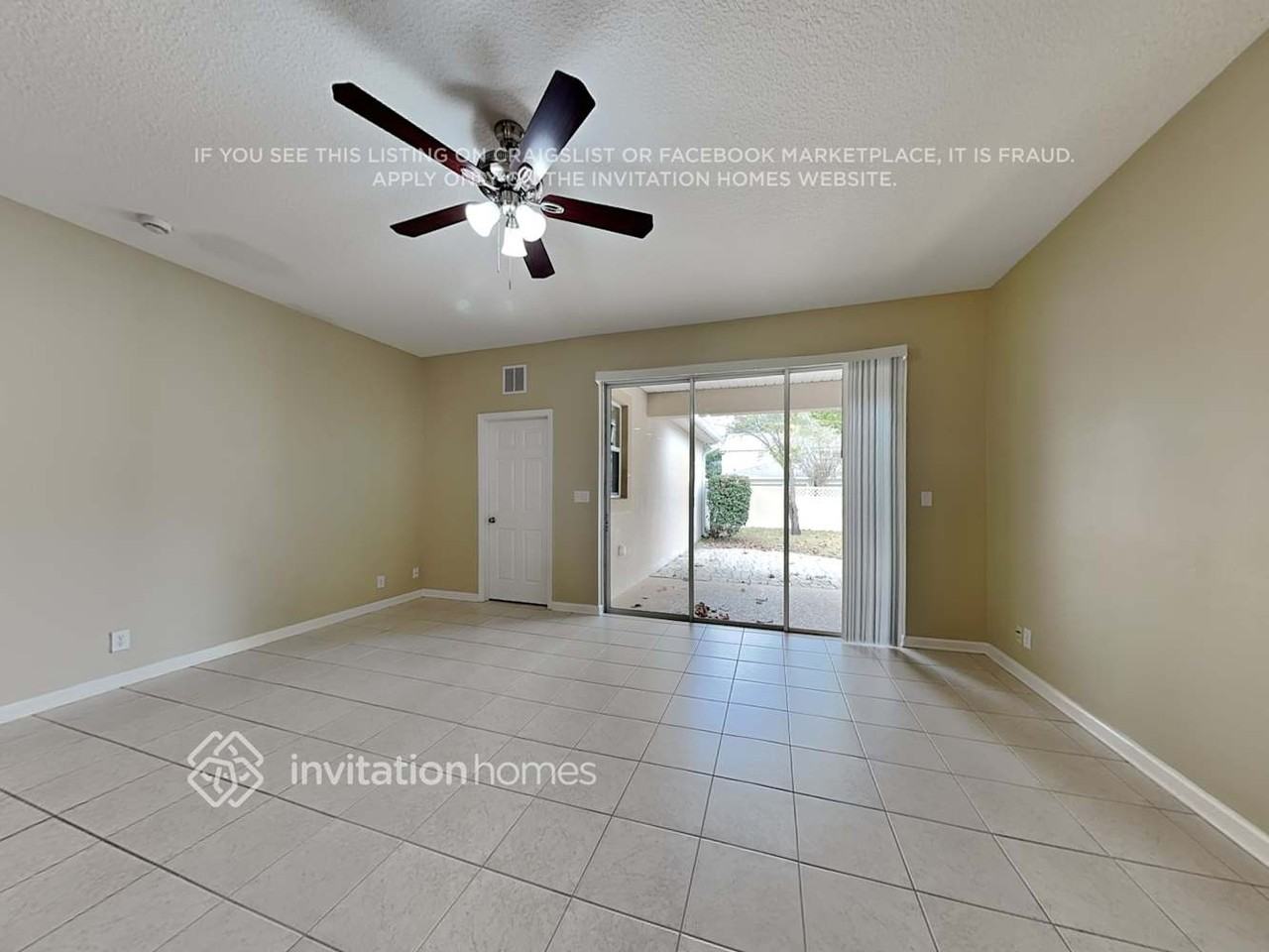 110 East Lake Victoria Circle - Photo 4 of 18