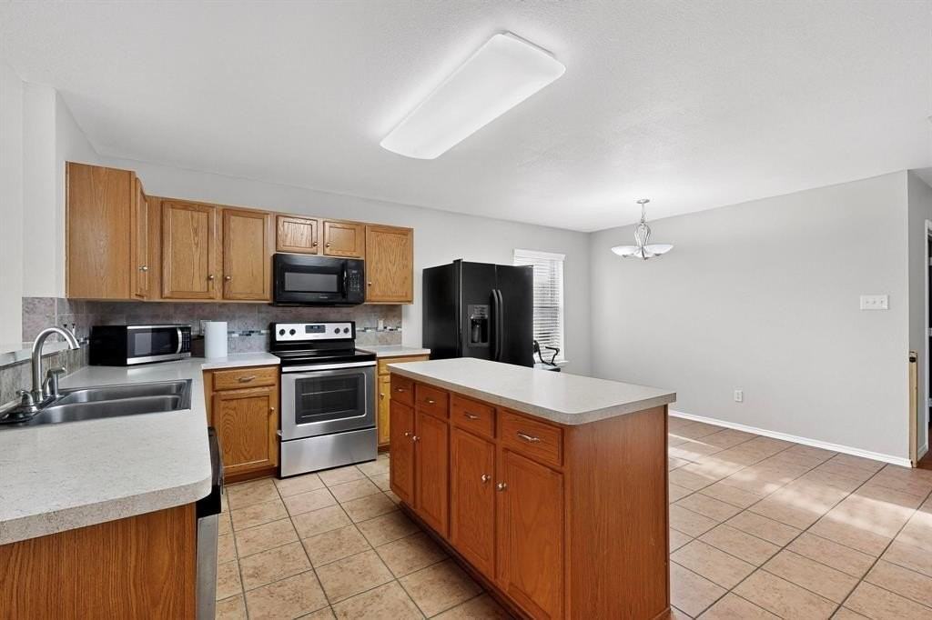 2800 Briargrove Ln - Photo 3 of 37