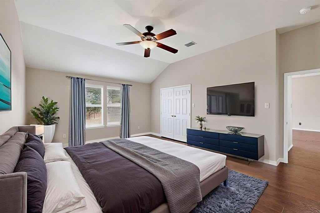 2800 Briargrove Ln - Photo 5 of 37