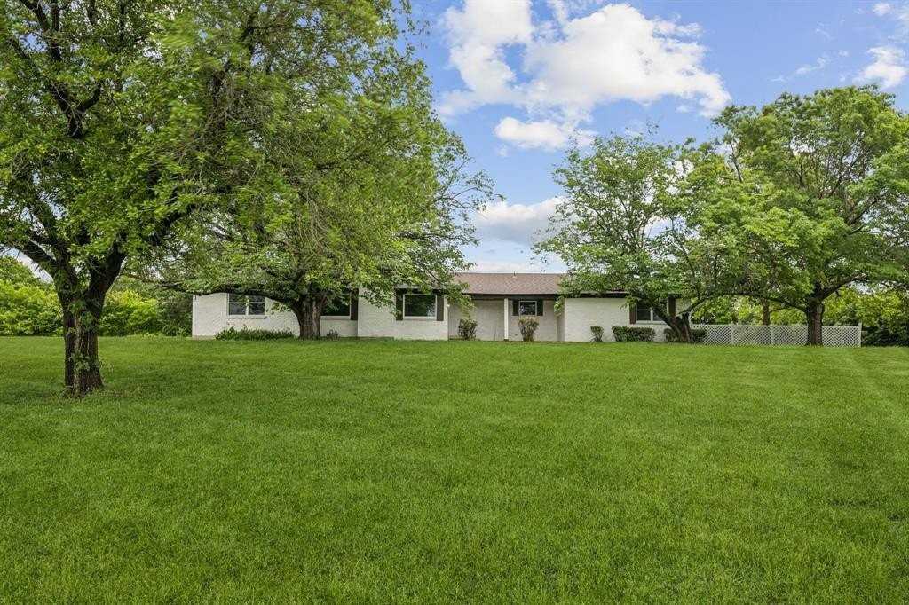 740 Davis Dr - Photo 2 of 29