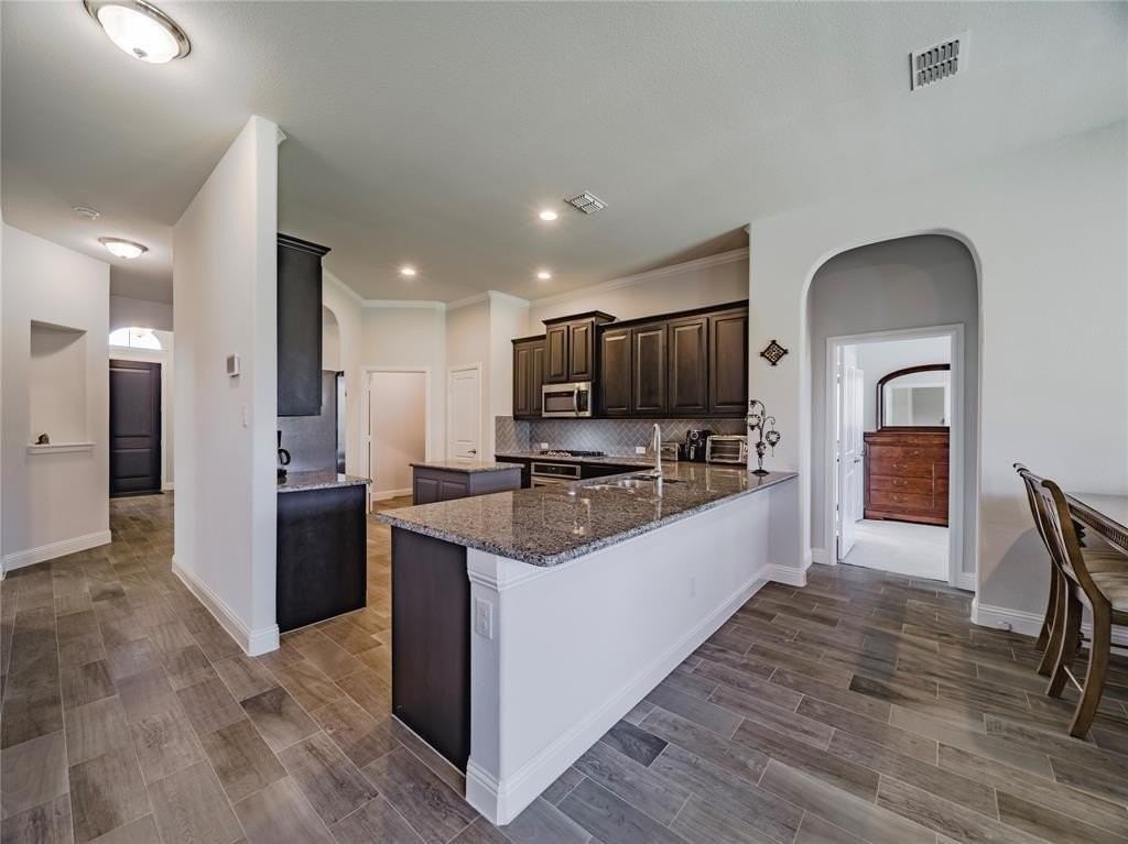 1809 Spinnaker Dr - Photo 6 of 18