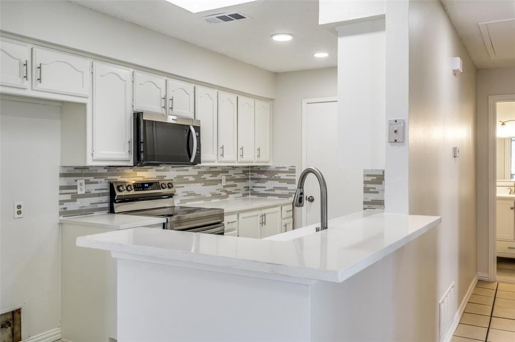 8940 Thompson Cir - Photo 7 of 15