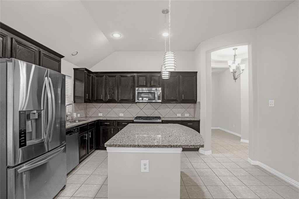 5728 Fox Chase Ln - Photo 6 of 33