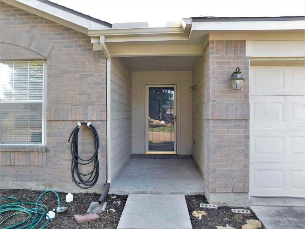 1404 Wenatchee Dr - Photo 2 of 32