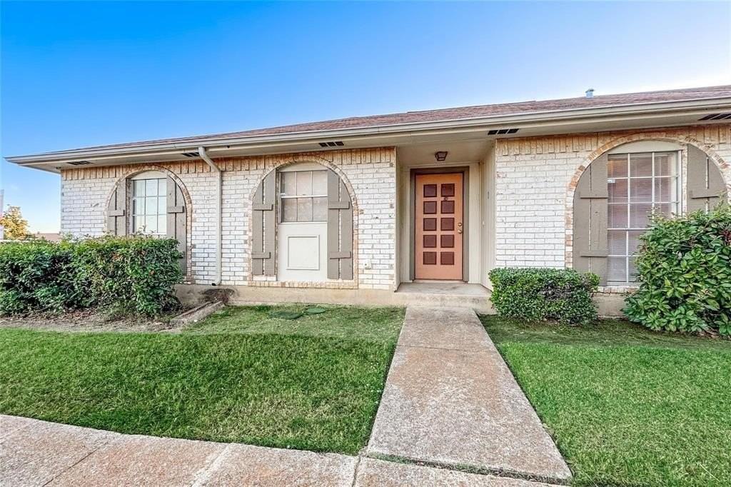 1 W Mountain Creek Dr - Photo 2 of 16