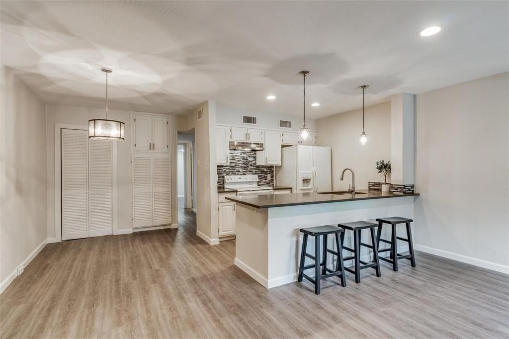 3112 Pin Oak Ct - Photo 5 of 23