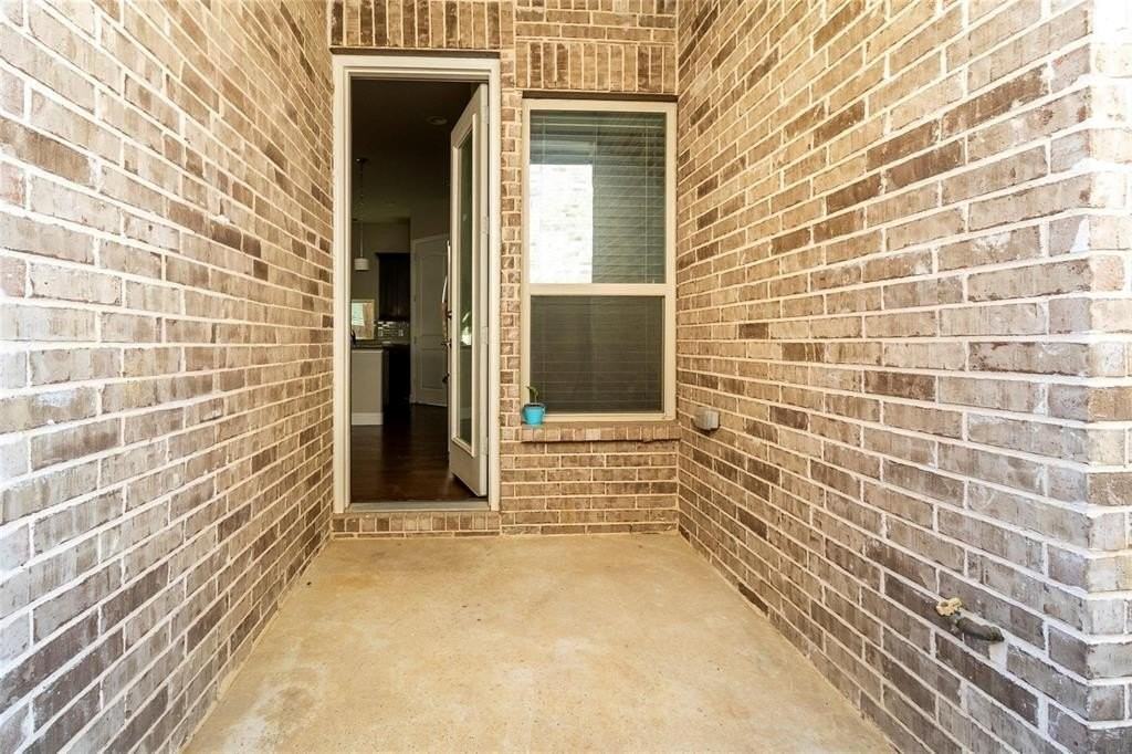 5227 Montego Bay Dr - Photo 3 of 31