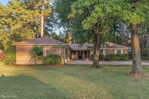 featured image of 716 Humphrey Dr