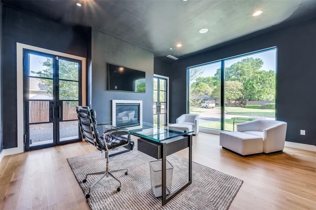 4215 Nashwood Ln - Photo 6 of 40