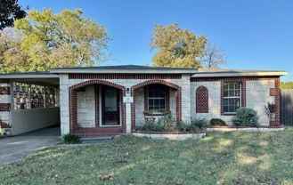 310 E Beech St - Photo 1 of 1