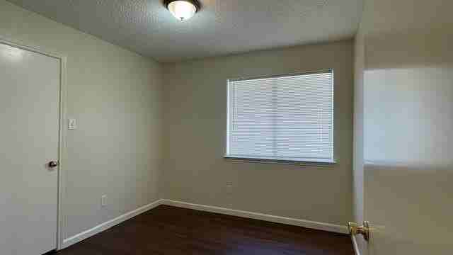 8312 Auburn Dr - Photo 4 of 12