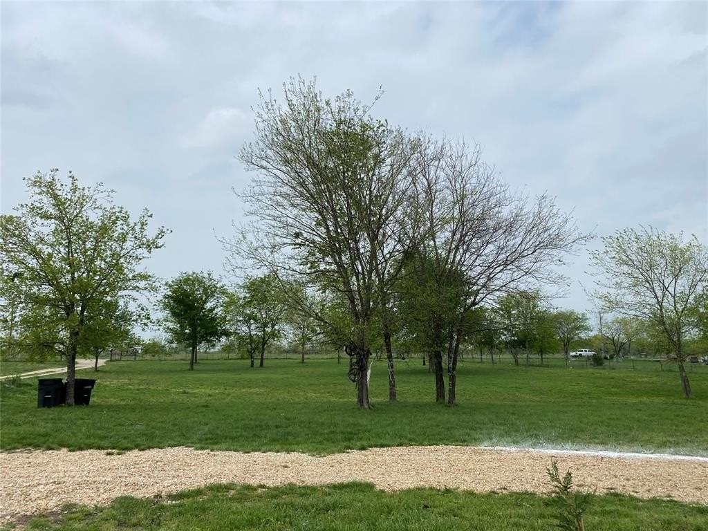 5017 Sw County Road 2404 - Photo 3 of 15