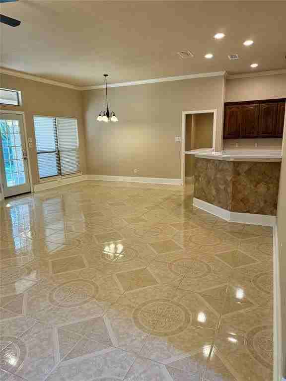 106 Wellington Ct - Photo 4 of 29