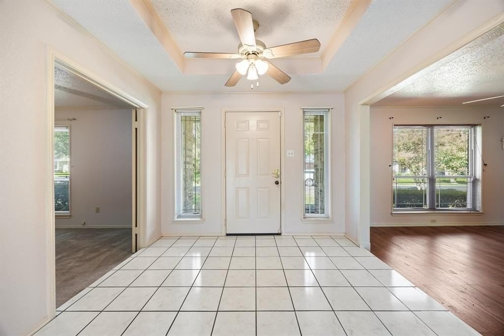 2502 Kimberly Dr - Photo 3 of 24