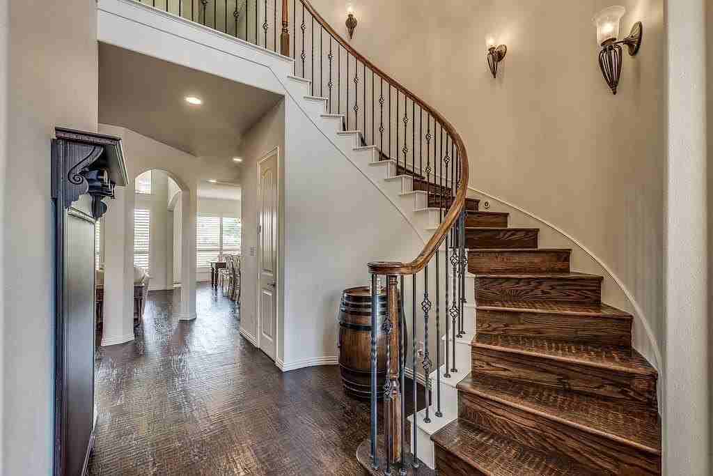 1124 Grant Avenue - Photo 2 of 23