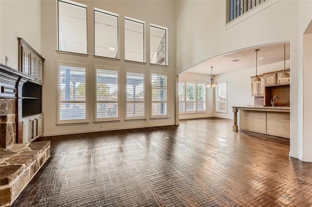 1124 Grant Avenue - Photo 4 of 23