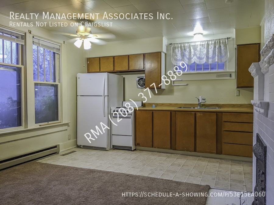 1019 N 16th St #1 - Photo 5 of 8