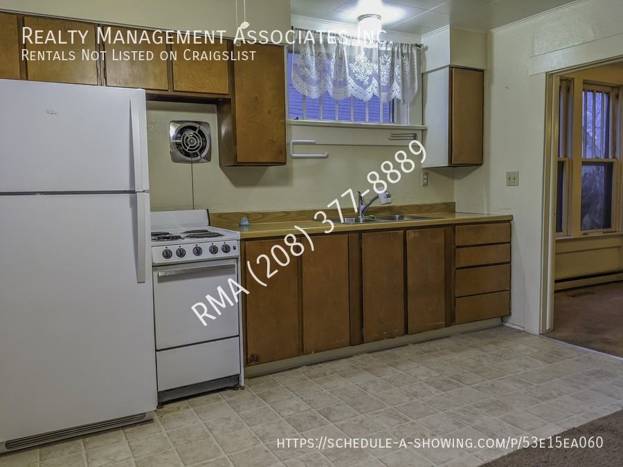 1019 N 16th St #1 - Photo 6 of 8