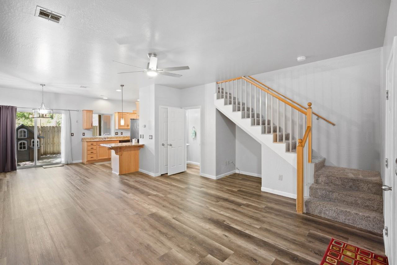 190 Rivers Edge Drive - Photo 3 of 22