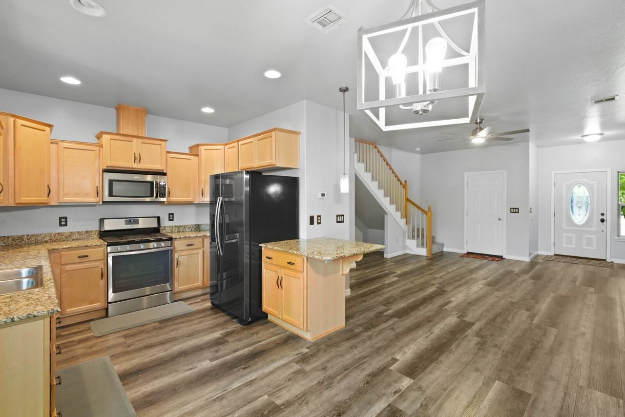 190 Rivers Edge Drive - Photo 5 of 22