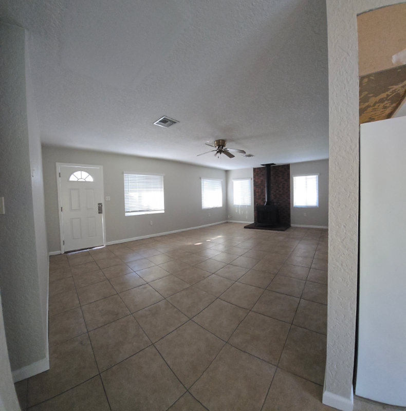 33918 Grant Avenue - Photo 3 of 28