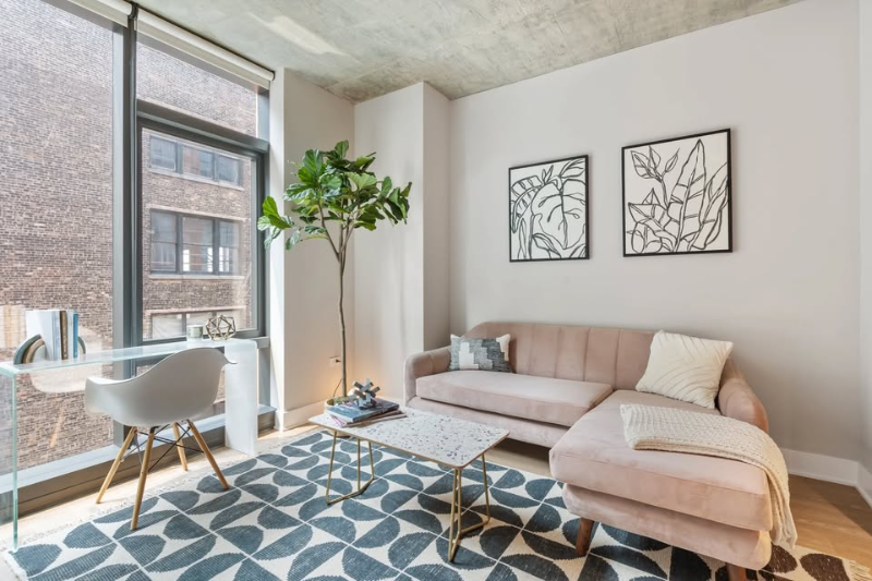 352 S Aberdeen St - Photo 3 of 13