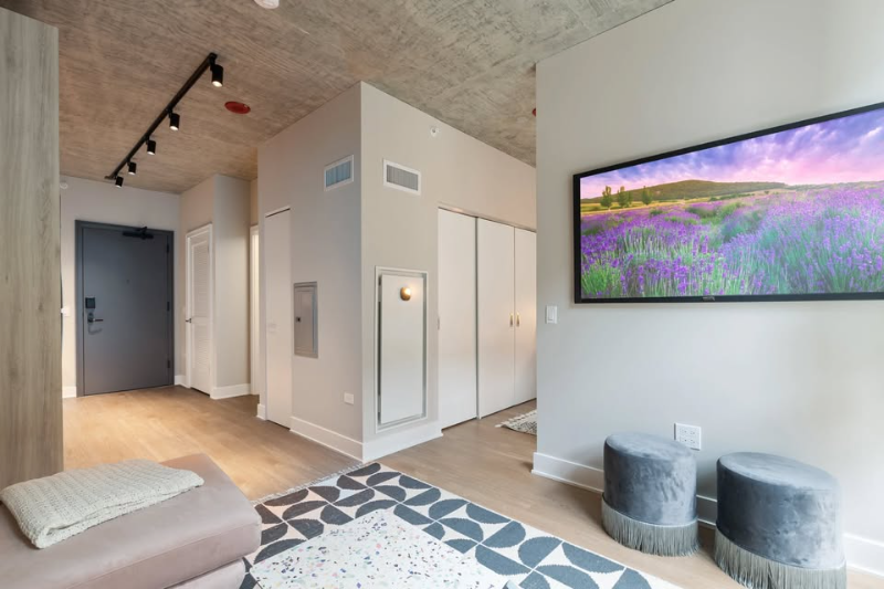 352 S Aberdeen St - Photo 4 of 13