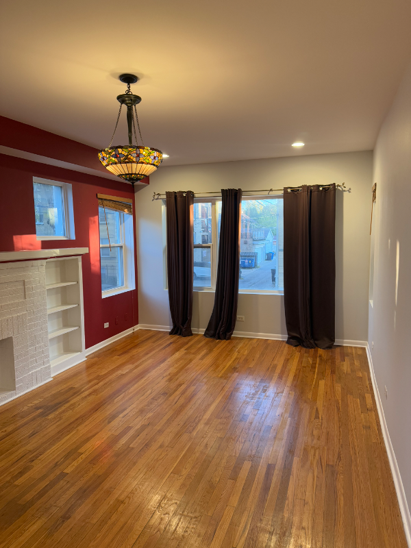 3816 W Ainslie St #1 - Photo 3 of 10