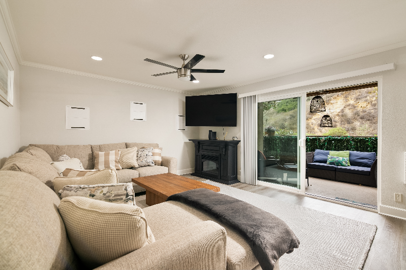 8503 Villa La Jolla Dr #B - Photo 5 of 28