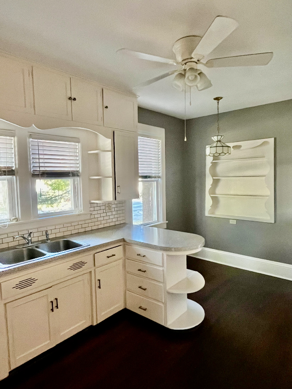 122 N 4th St - Photo 2 of 10