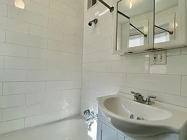 3244 N 15th St #10 - Photo 4 of 11