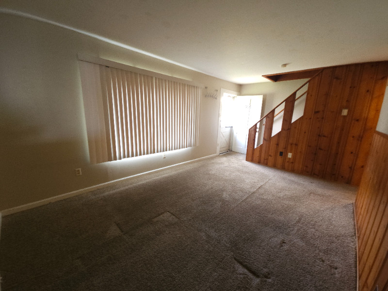 906 Las Vegas Dr - Photo 2 of 10