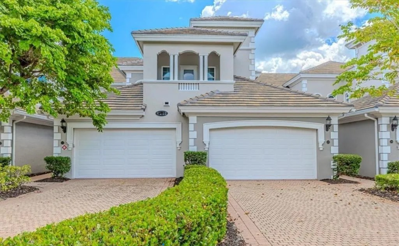 9202 Museo Circle - Photo 3 of 27