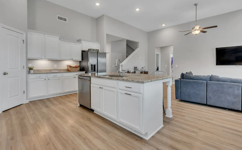 272 Thorpe Drive - Photo 6 of 17