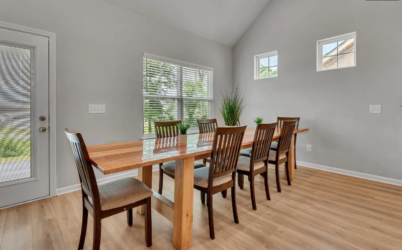 272 Thorpe Drive - Photo 7 of 17