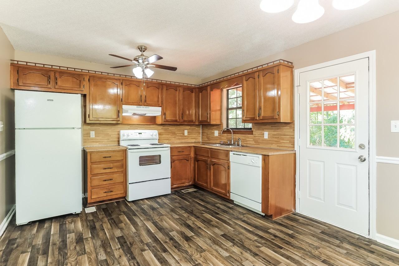 4320 Patty Ln - Photo 4 of 15